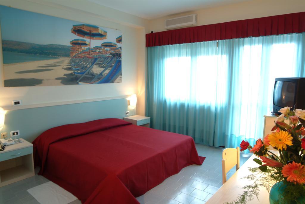Cliffs Hotel Joppolo Kamer foto