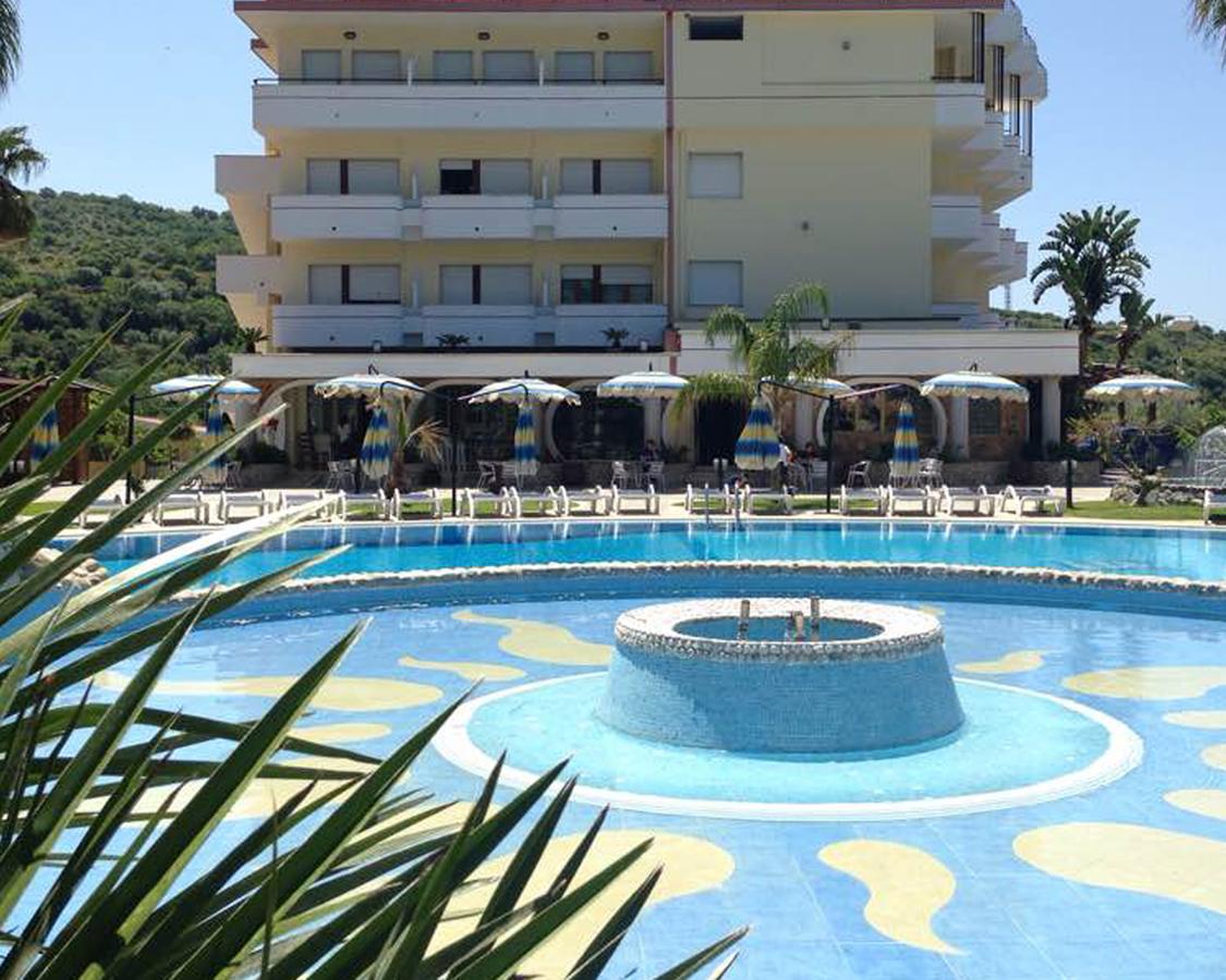 Cliffs Hotel Joppolo Buitenkant foto